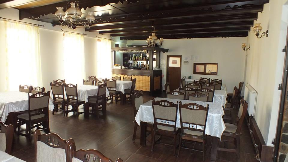 Pensiune Restaurant La Pogace Sapinta Ngoại thất bức ảnh