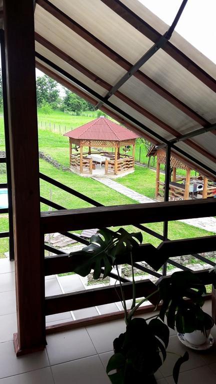 Pensiune Restaurant La Pogace Sapinta Ngoại thất bức ảnh